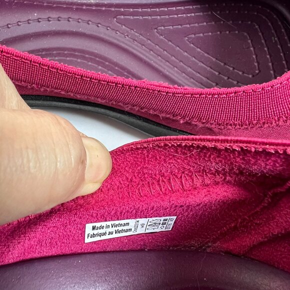 Crocs Women’s Busy Day Stretch Asymmetrical Wedge Loafers Shoes  Size 9 Red - Picture 6 of 6